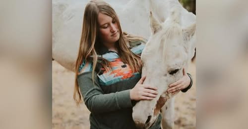 Emily Buring Accident Sisters Oregon Death Obituary Smith Rock Tattoo Co. Owner Remembered at 25