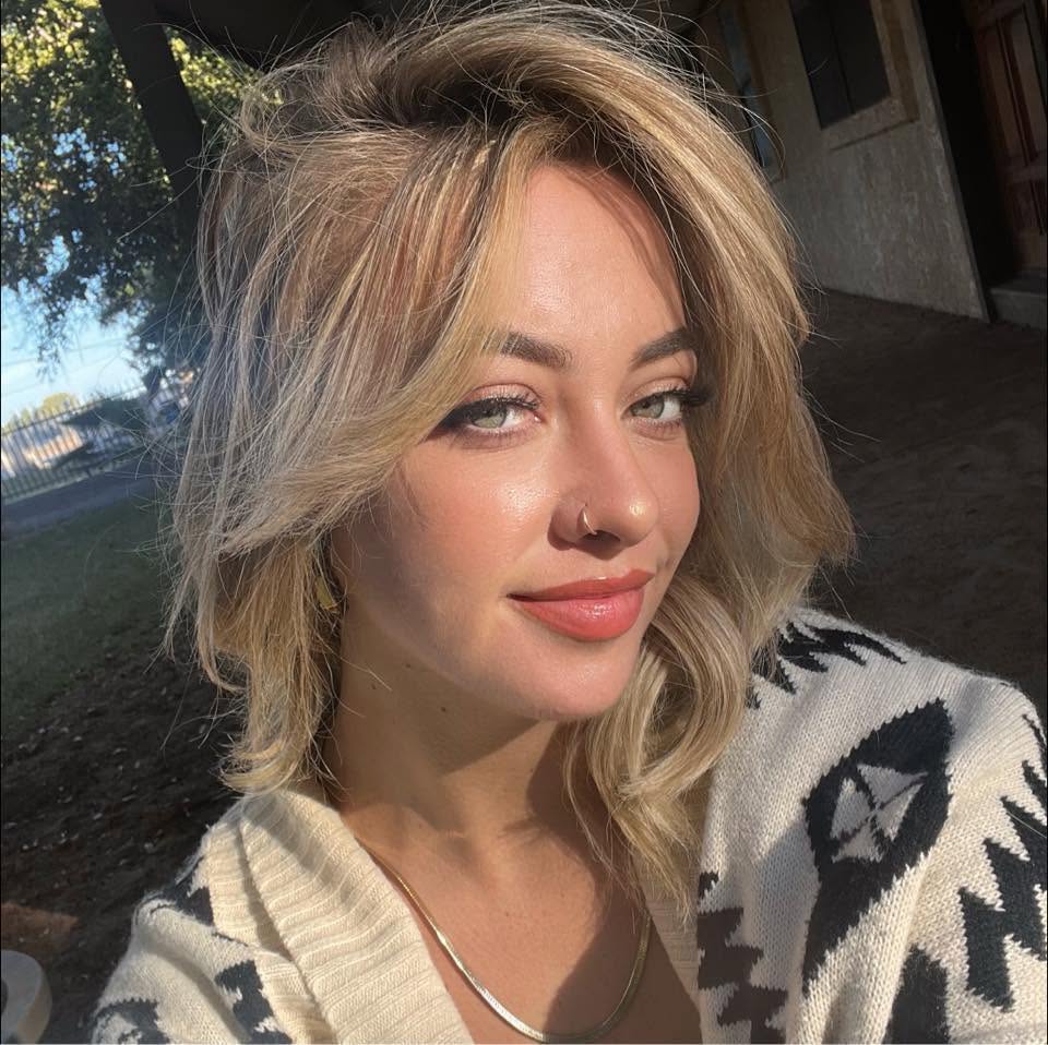 Hallie Borns Car Accident Phoenix, AZ Obituary-Death Hallie Borns, 27, Mourned After Fatal Rollover Crash in Phoenix, Arizona